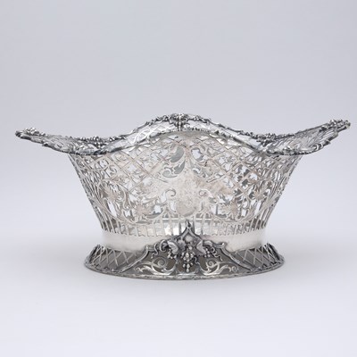 Lot 127 - George V Sterling Silver Centerpiece Basket