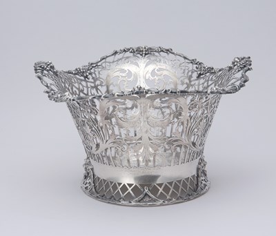 Lot 127 - George V Sterling Silver Centerpiece Basket