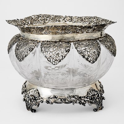 Lot 126 - George V Sterling Silver and Etched Glass Centerpiece Bowl