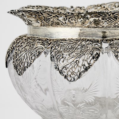 Lot 126 - George V Sterling Silver and Etched Glass Centerpiece Bowl