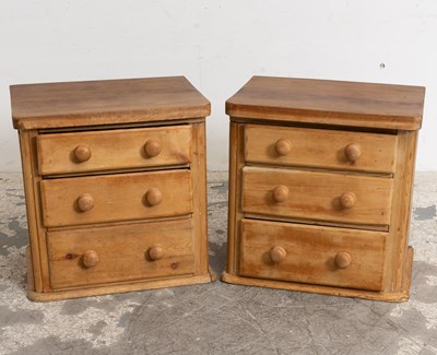 Lot 174 - Pair of American Pine Bedside Chests