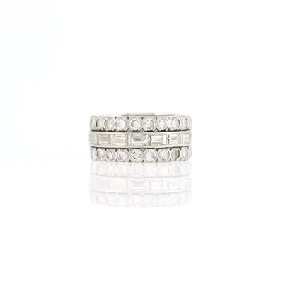 Lot 1114 - Platinum and Diamond Band Ring
