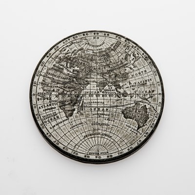 Lot 83 - Great Britain. c. 1820 Globe Medallion. White Metal. 51mm. 41.53g. Uncirculated.