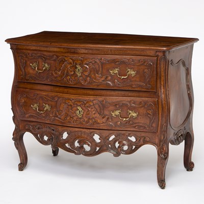 Lot 91 - Provincial Louis XV Walnut Commode