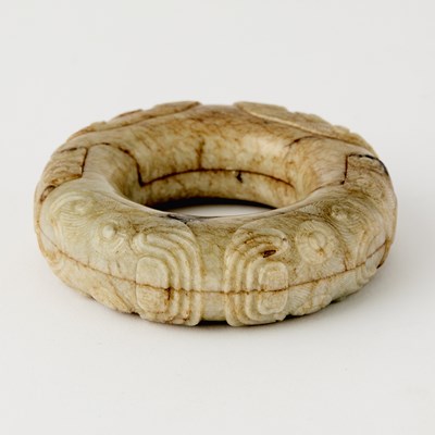 Lot 442 - A Chinese Archaistic Conjoined Jade Ring