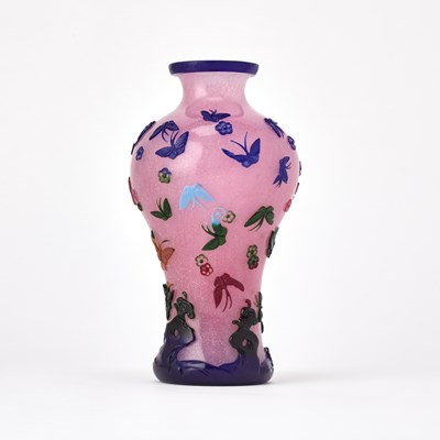 Lot 407 - A Chinese Glass Overlay Baluster Vase