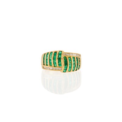 Lot 1162 - Gold, Emerald and Diamond Band Ring
