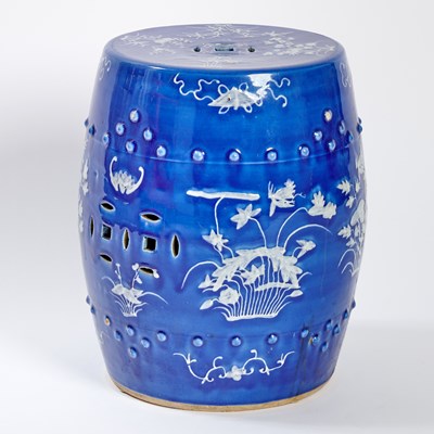 Lot 530 - Chinese Slip-Decorated Blue and White Porcelain Garden Seat