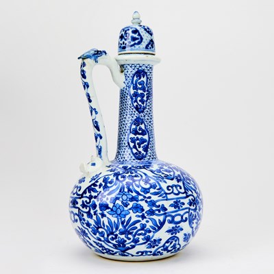 Lot 109 - A Chinese Blue and White Porcelain Bottle-Form Ewer and Cover