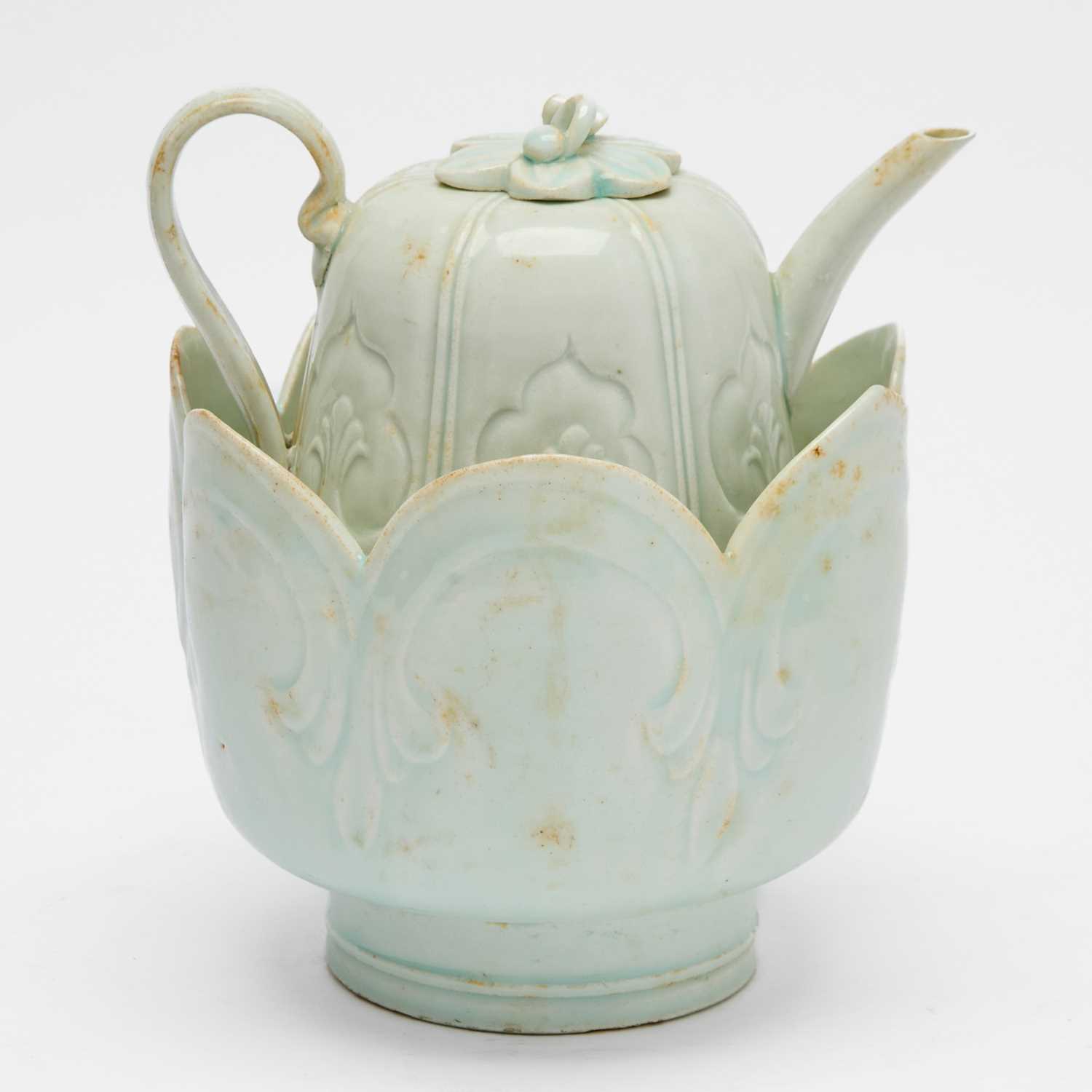 Lot 84 - A Fine Chinese Qingbai Melon-Form Ewer and Cover with Matching Warming Bowl