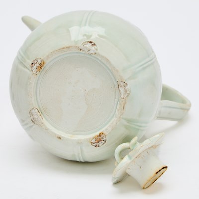 Lot 84 - A Fine Chinese Qingbai Melon-Form Ewer and Cover with Matching Warming Bowl