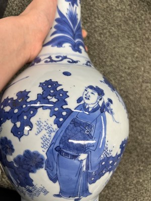 Lot 98 - A Pair of Chinese Blue and White Porcelain Vases