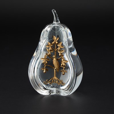 Lot 362 - Steuben 18K Gold-Mounted Glass Patridge in a Pear Tree