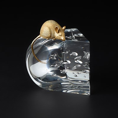 Lot 361 - Steuben 18K Gold and Glass Mouse and Cheese