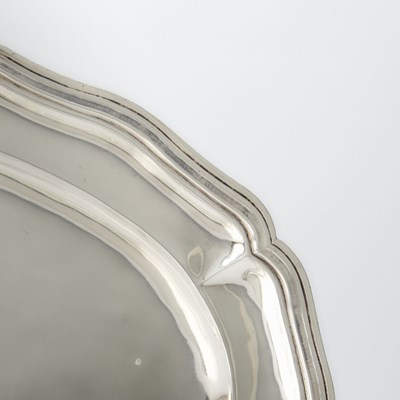 Lot 561 - Pair of Mexican Sterling Silver Graduated Platters