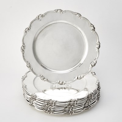 Lot 304 - Set of Twelve Peruvian Silver Dinner Plates