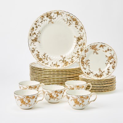 Lot 105 - Minton "Ancestral" Pattern Porcelain Dinner Service