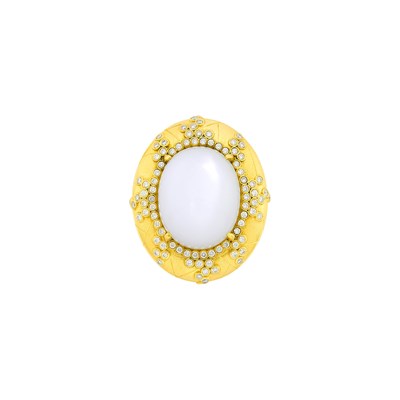 Lot 133 - Gold, Moonstone and Diamond Ring