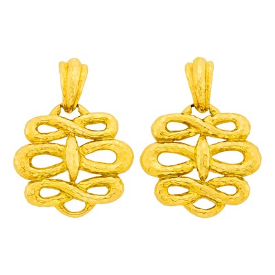 Lot 25 - David Webb Pair of Hammered Gold Pendant-Earclips
