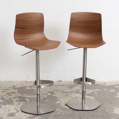 Lot 59 - Pair of Shin Azumi 'Loku Piston' Walnut and Chrome Stools