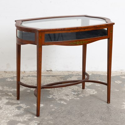 Lot 101 - Edwardian Style Painted Mahogany and Glass Vitrine Table