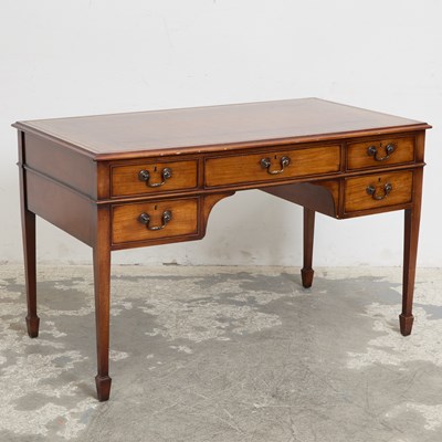 Lot 16 - George III Style Bureau Plat