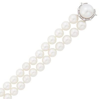 Lot 144 - Double Strand Cultured and South Sea Cultured Pearl Bracelet with White Gold and Diamond Clasp