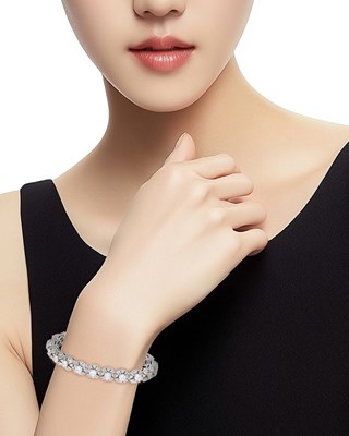Lot 162 - Roberto Coin White Gold and Diamond Bracelet