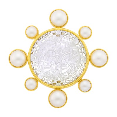 Lot 138 - Elizabeth Locke Hammered Gold, Carved Mother-of-Pearl and Mabé Pearl Pendant Clip-Brooch
