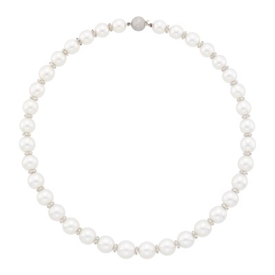 Lot 32 - South Sea Cultured Pearl, White Gold and Diamond Necklace with White Gold and Diamond Ball Clasp