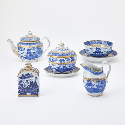 Lot 517 - Chinese-Style Blue and White Partial Porcelain Tea Service