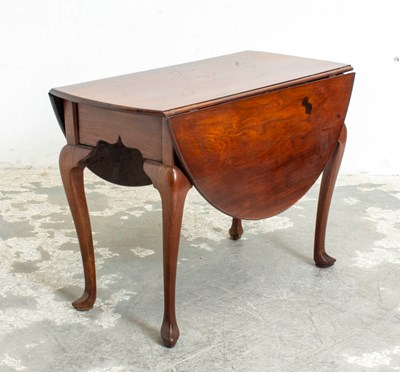 Lot 260 - Queen Anne Walnut Drop Leaf Table