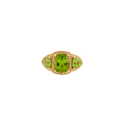 Lot 1167 - Gold, Peridot and Diamond Ring