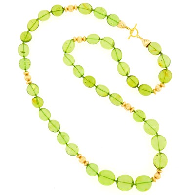 Lot 1011 - Green Amber and Gold Bead Necklace