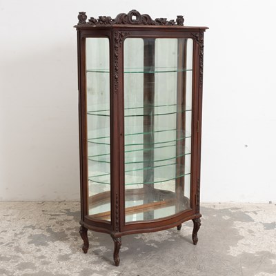 Lot 124 - Late Victorian Mahogany Vitrine