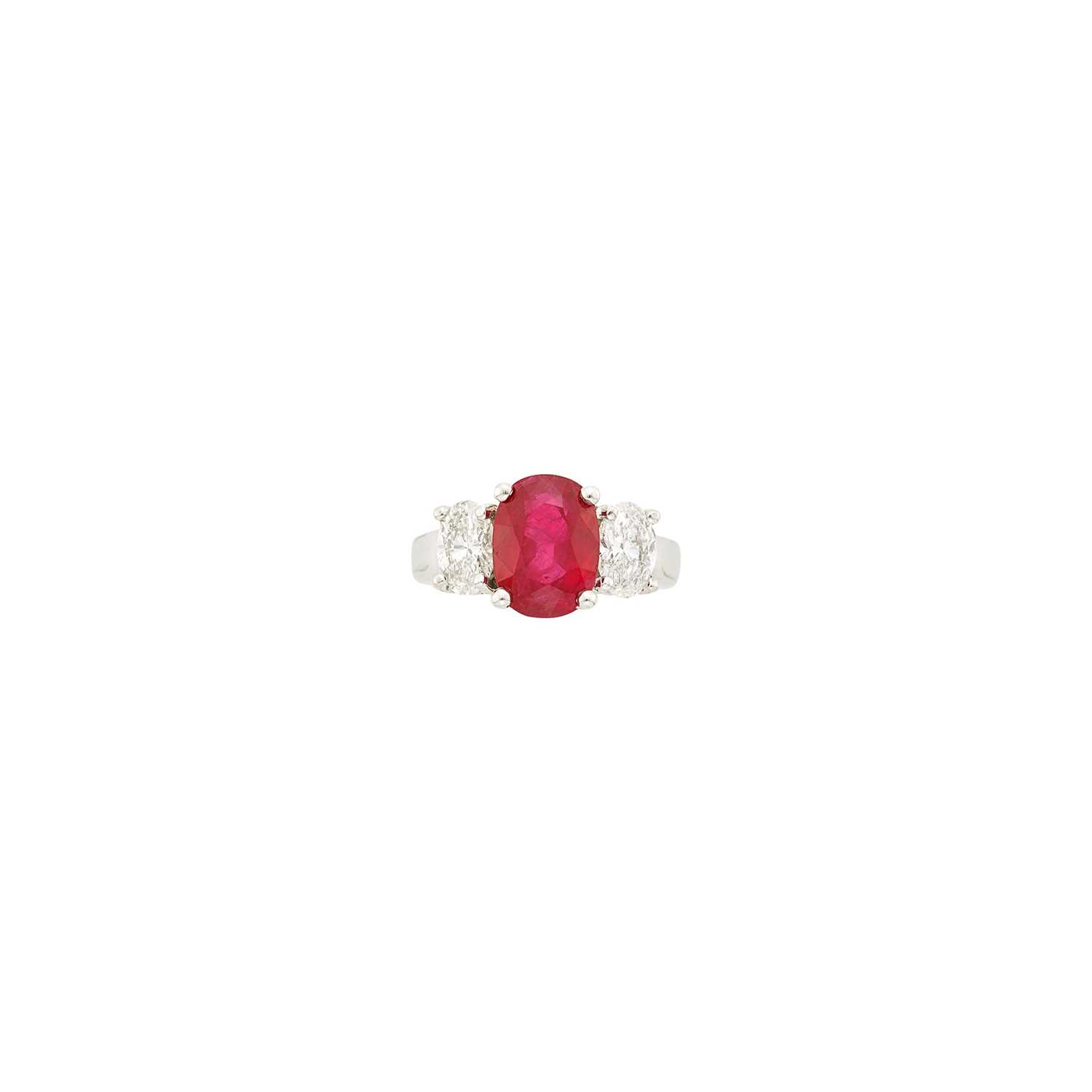 Lot 39 - White Gold, Ruby and Diamond Ring