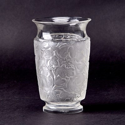 Lot 767 - Lalique Molded Glass "Deauville" Pattern Footed Vase