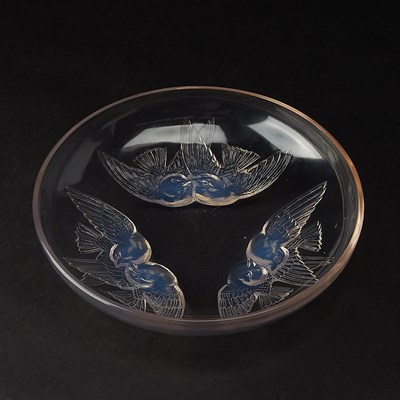 Lot 775 - Lalique Molded Glass "Nonnettes" Bowl