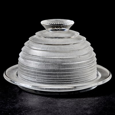 Lot 759 - R. Lalique Molded Glass "Wingen" Cheese Dome