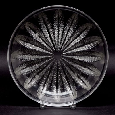 Lot 758 - Lalique Molded Glass "Châtaignier" Bowl