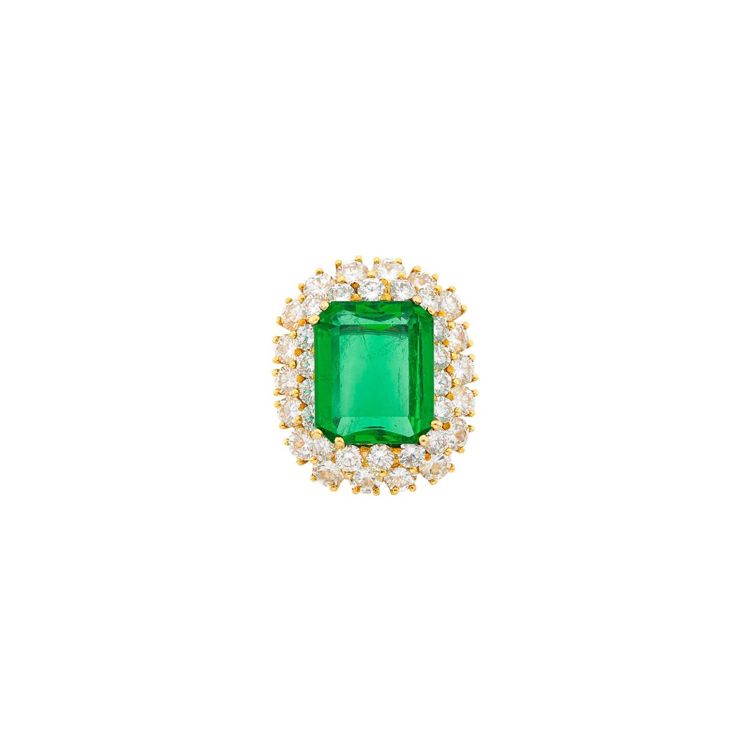 Lot 126 - Gold, Emerald and Diamond Ring