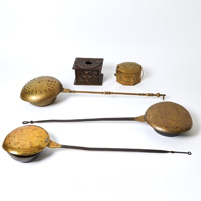 Lot 364 - Group of Hearth Items