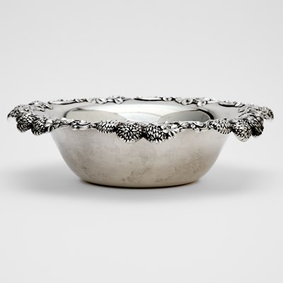 Lot 734 - Tiffany & Co. Sterling Silver "Clover" Fruit Bowl