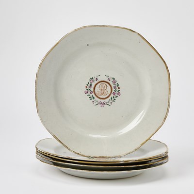Lot 413 - Set of Five Chinese Export Porcelain plates