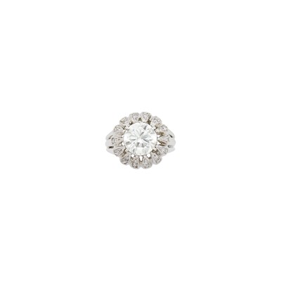 Lot 1091 - Platinum and Diamond Dome Ring