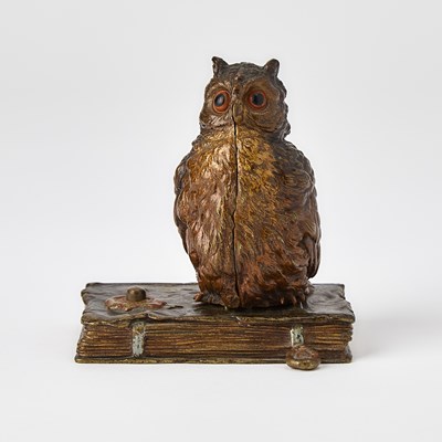 Lot 225 - Franz Bergman Vienna Art Deco Cold-Painted Bronze Mechanical Erotic Group of an Owl Seated on a Book