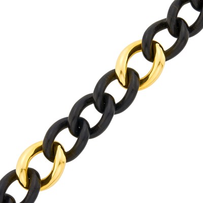 Lot 1014 - Gold and Ebony Curb Link Bracelet