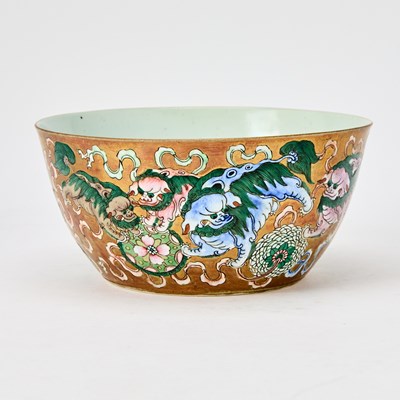 Lot 558 - A Chinese Enameled Porcelain Bowl