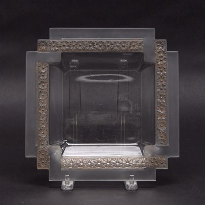 Lot 773 - R. Lalique Molded Glass "Pâquerettes" Bowl