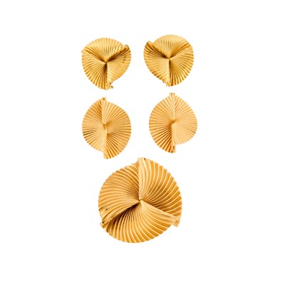 Lot 2018 - Two Pairs of Gold Fan Earclips and Brooch